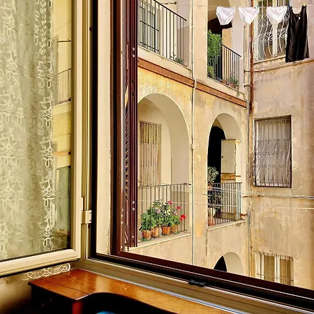 1 Bd With Balcony San Giovanni By Halldis Апартаменты Рим