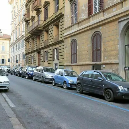 Apartament 1 Bd With Balcony San Giovanni By Halldis Rzym