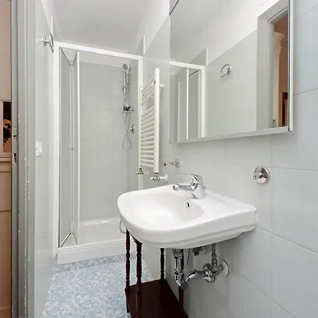 Apartamento 1 Bd With Balcony San Giovanni By Halldis